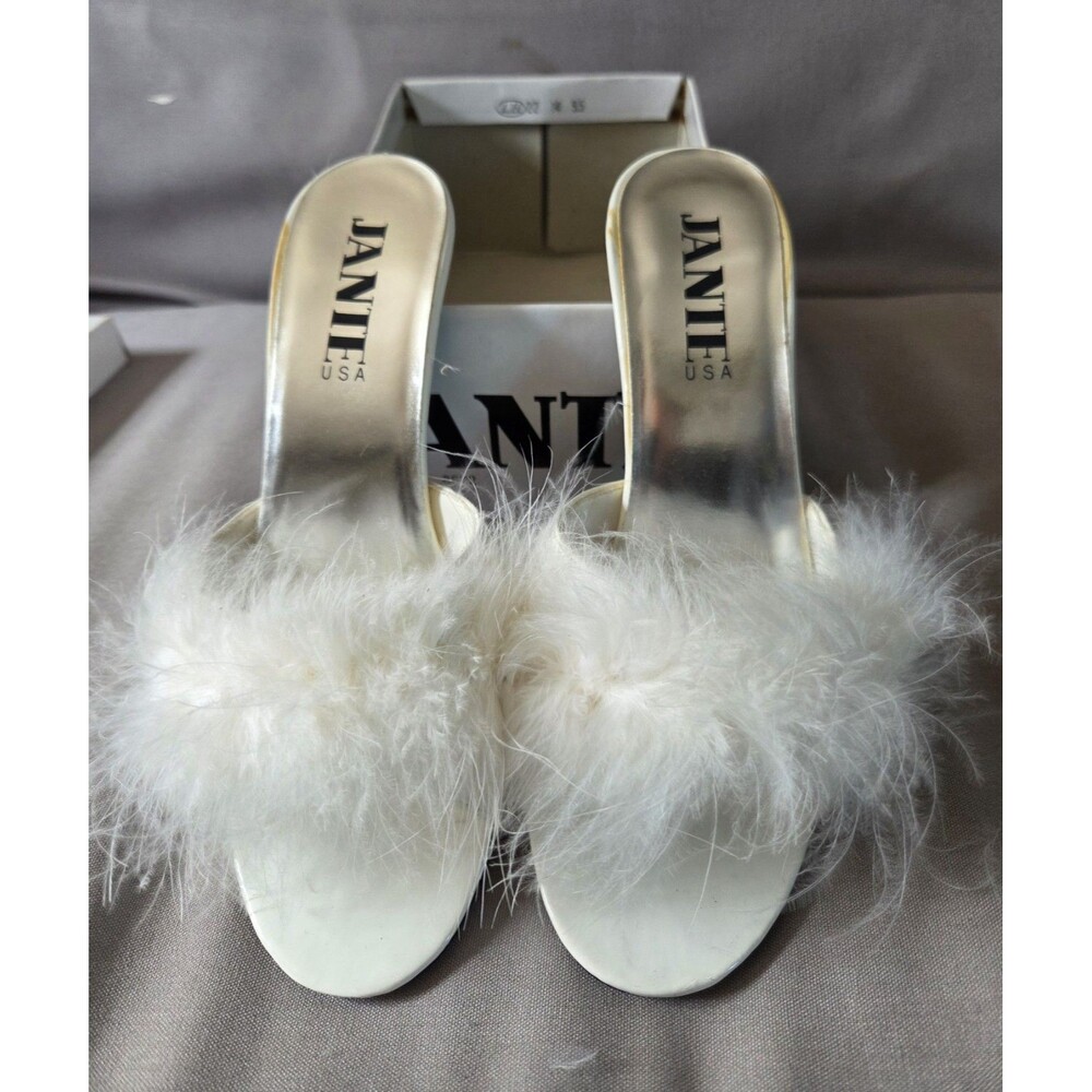 NIB Jante White Maribou 3" Heels with Feathers Size 7